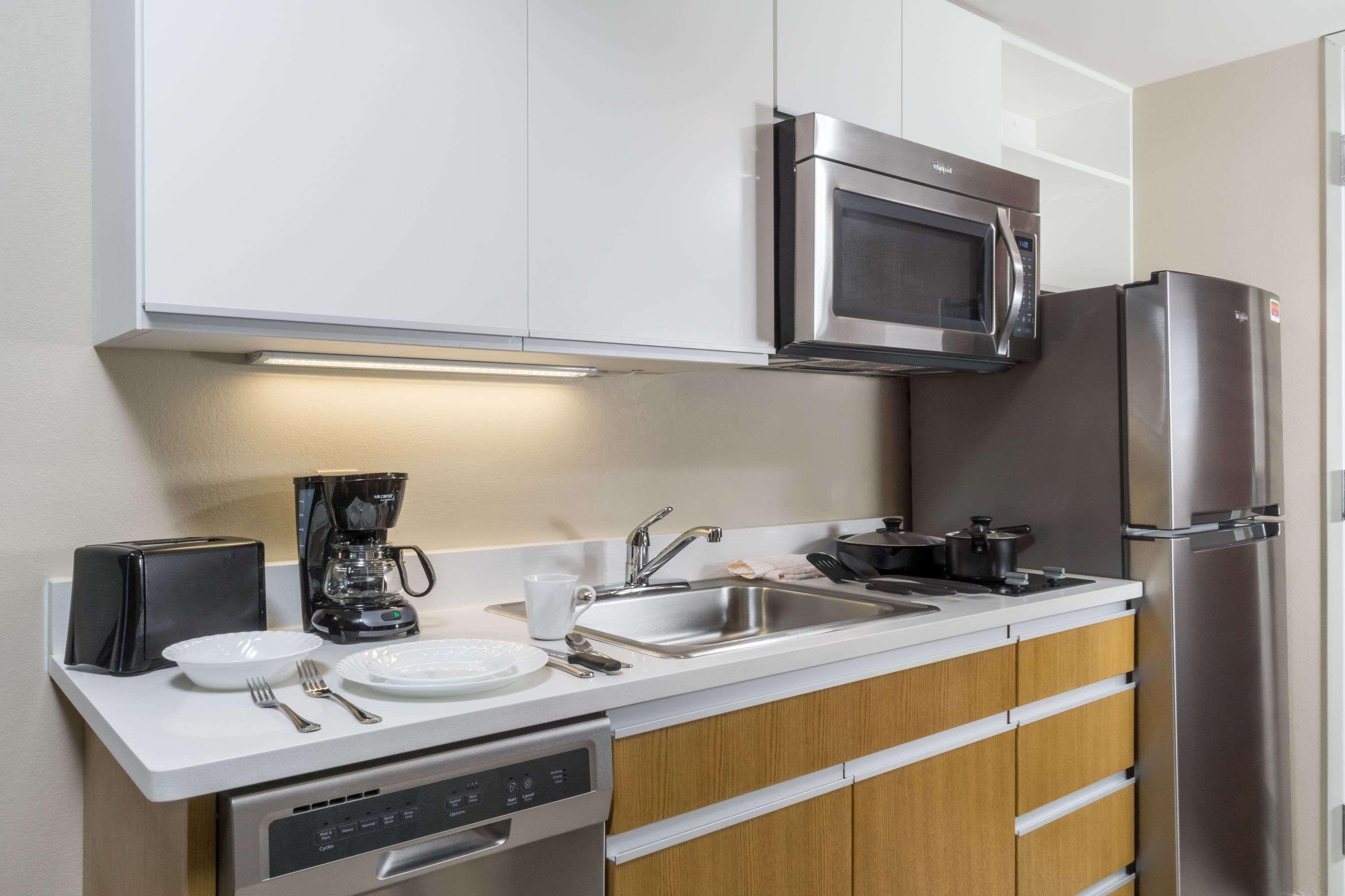 Hawthorn Suites By Wyndham Wheeling At The Highlands Triadelphia Екстериор снимка