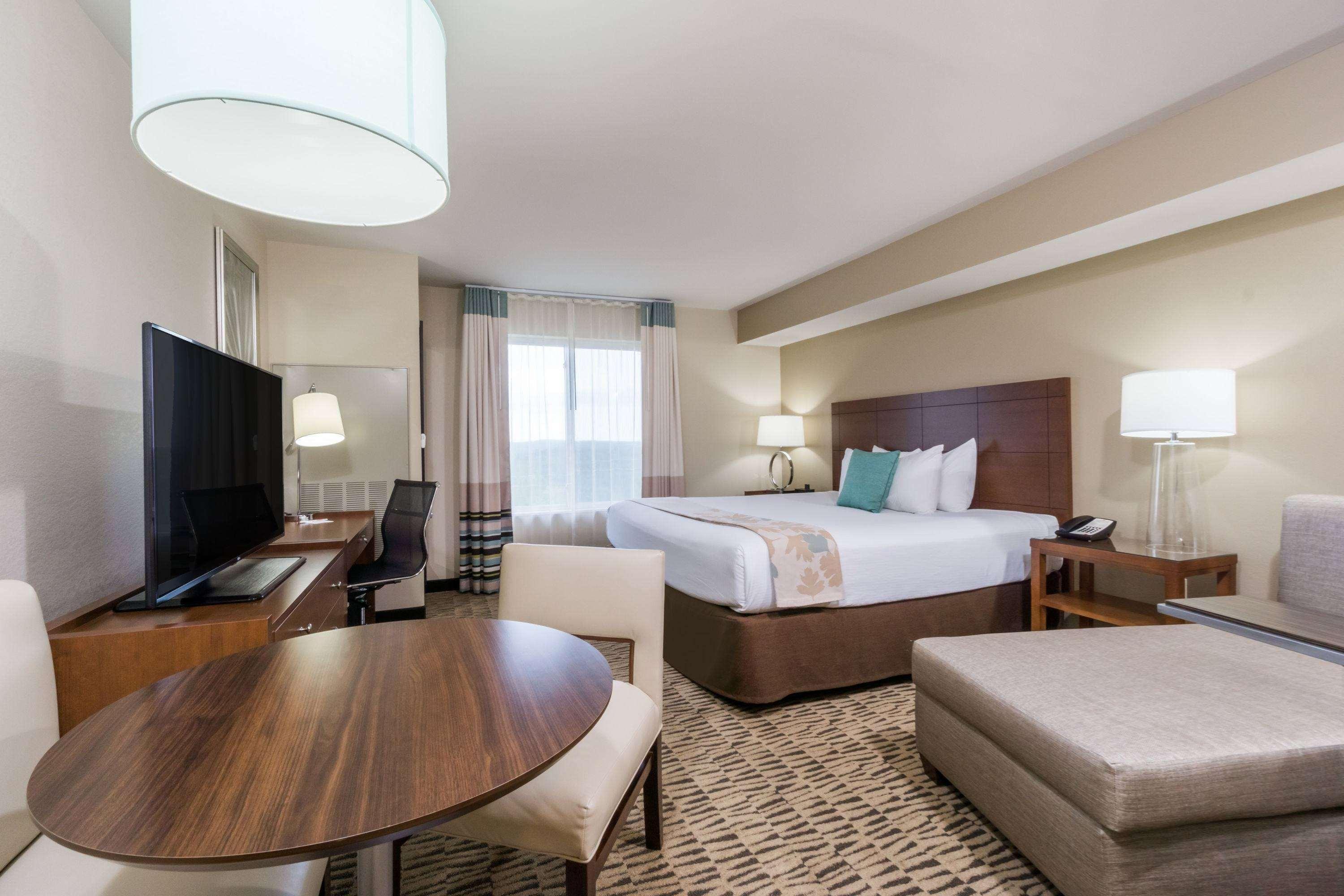 Hawthorn Suites By Wyndham Wheeling At The Highlands Triadelphia Екстериор снимка