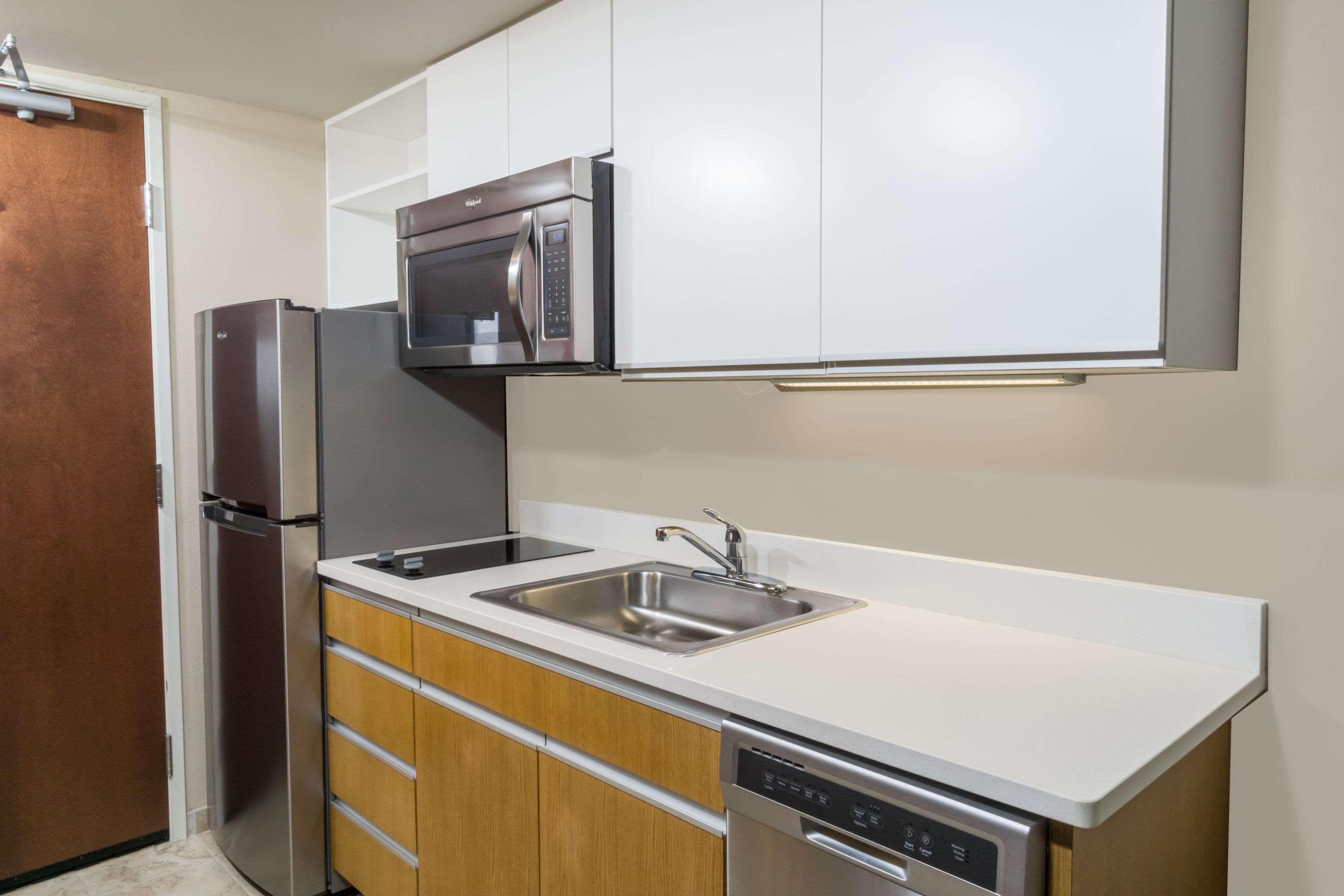 Hawthorn Suites By Wyndham Wheeling At The Highlands Triadelphia Екстериор снимка