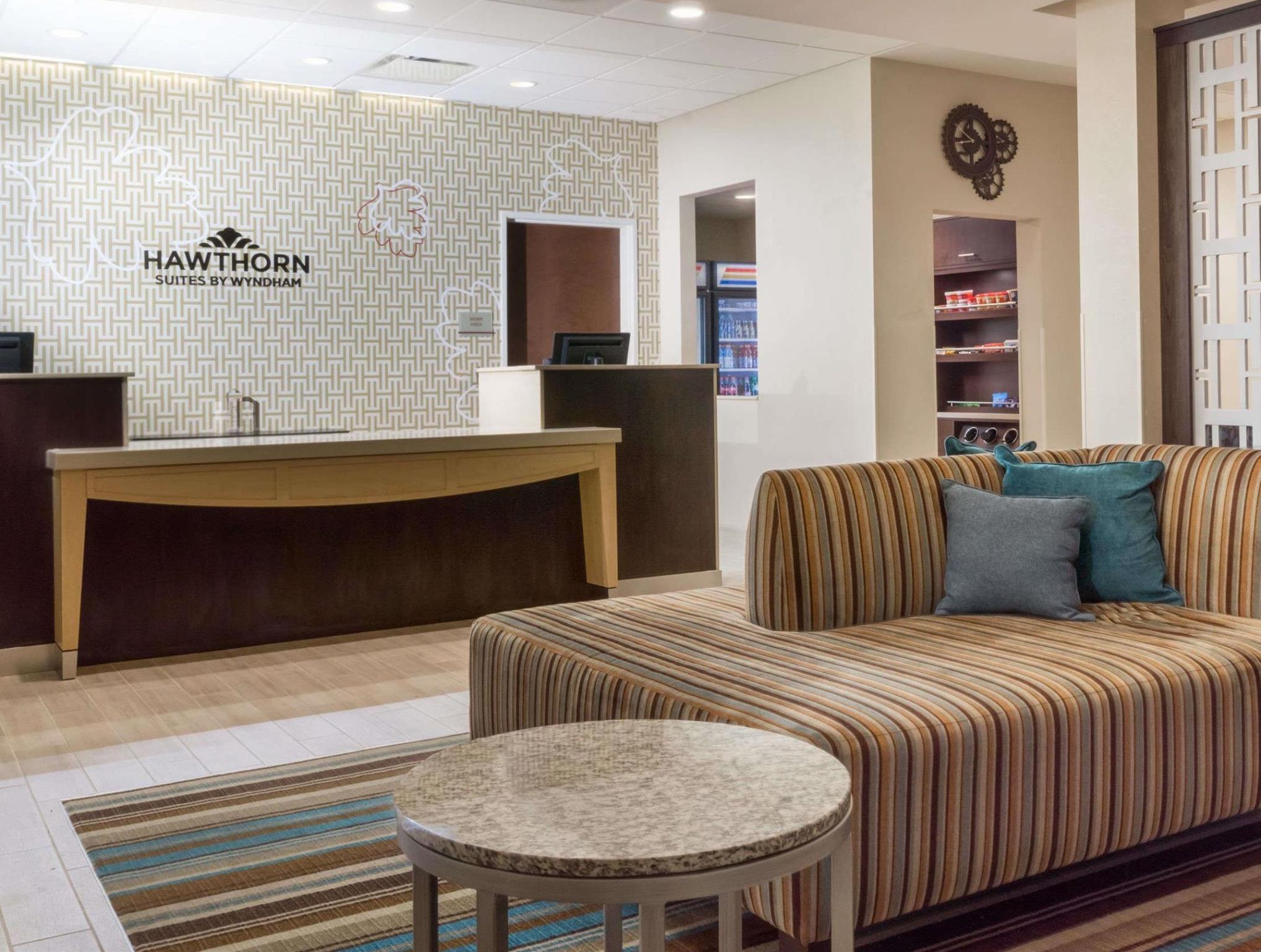 Hawthorn Suites By Wyndham Wheeling At The Highlands Triadelphia Екстериор снимка