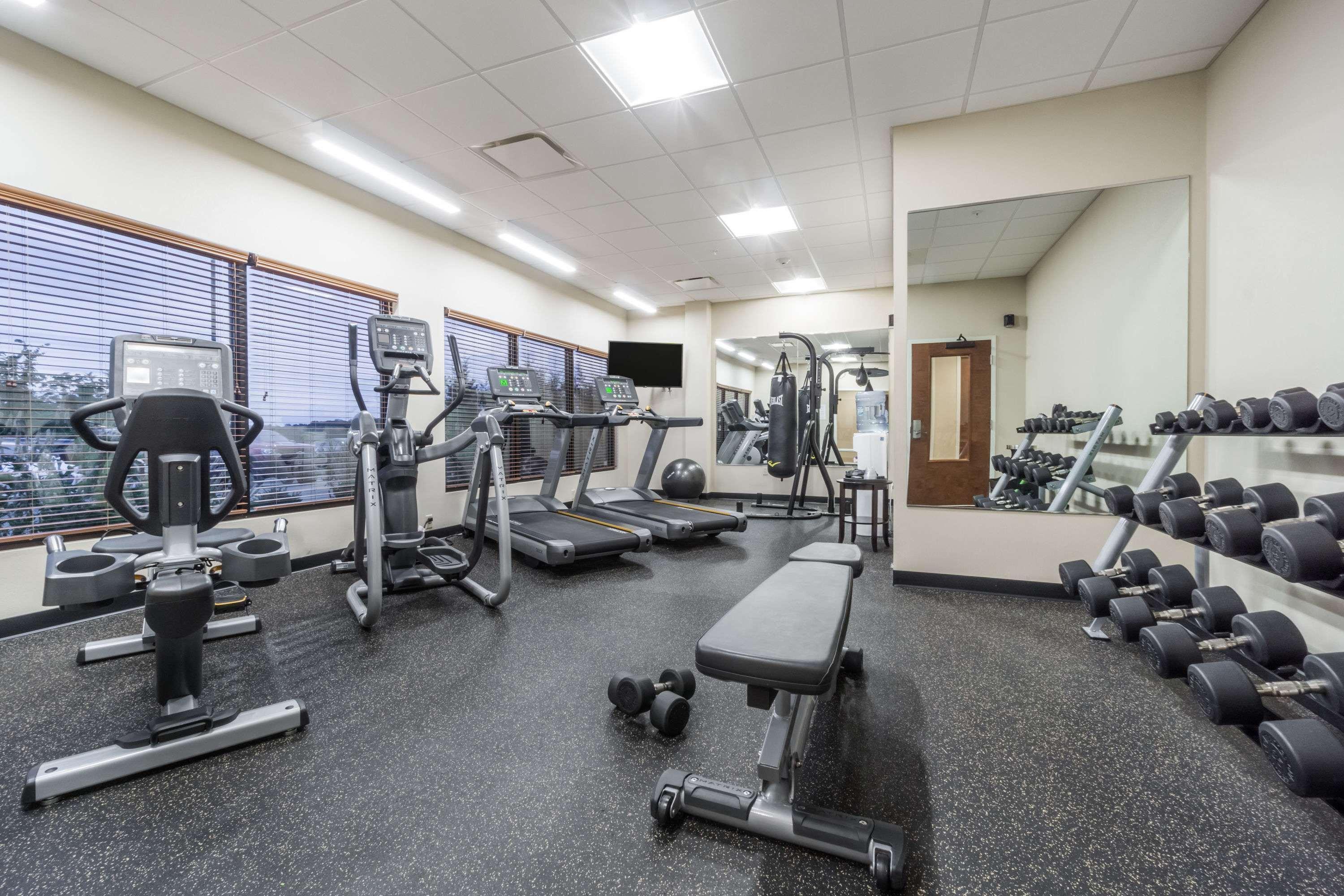 Hawthorn Suites By Wyndham Wheeling At The Highlands Triadelphia Екстериор снимка
