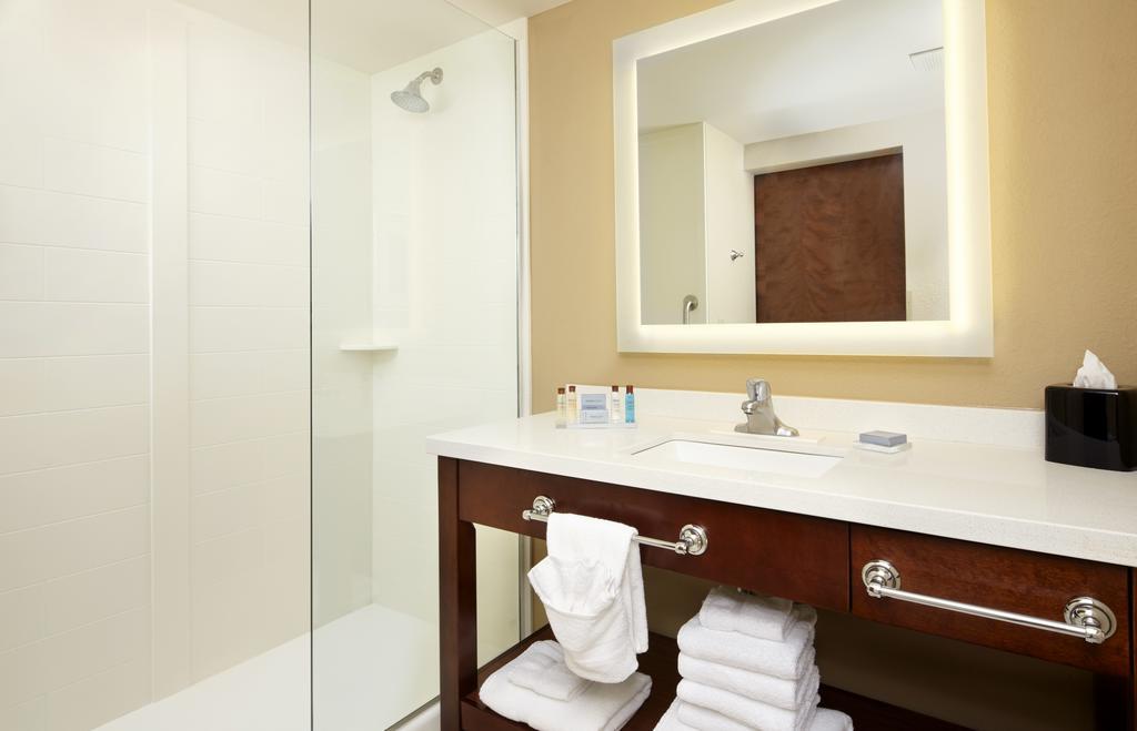 Hawthorn Suites By Wyndham Wheeling At The Highlands Triadelphia Екстериор снимка